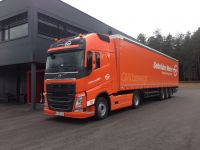 Volvo FH XL mit Schwarzmüller Sattelauflieger